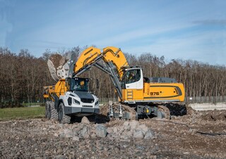 Lánctalpas kotrók Liebherr R 926 Litronic 