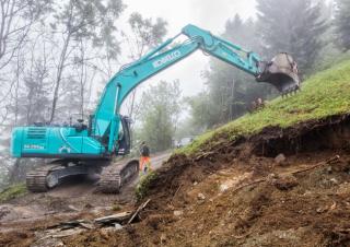 Lánctalpas kotrók Kobelco SK 260 NLC 10