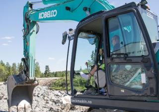 Lánctalpas kotrók Kobelco SK 260 NLC 10