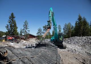 Lánctalpas kotrók Kobelco SK 300 NLC 10