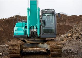 Lánctalpas kotrók Kobelco SK 350 LC 10
