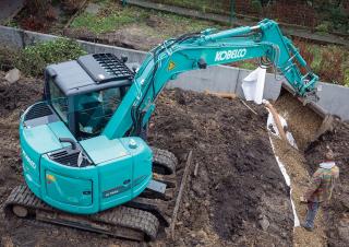 Lánctalpas kotrók Kobelco SK 75 SR 3