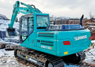Lánctalpas kotrók Sunward SWE155F