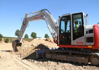 Lánctalpas kotrók Takeuchi TB 2150