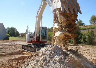 Lánctalpas kotrók Takeuchi TB 2150
