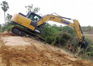 Lánctalpas kotrók XCMG XE140I