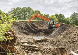 Lánctalpas kotrók Hitachi ZX 130 LCN-5 B