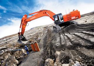 Lánctalpas kotrók Hitachi ZX 670 LCH-3
