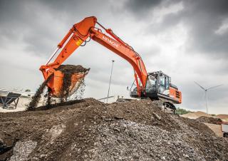 Lánctalpas kotrók Hitachi ZX300LC-6