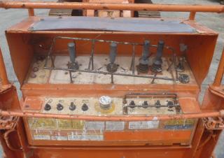 Teleszkópgémes személyemelők Lánctalpas teleszkópgémes munkaállványok Hitachi HX 220 B
