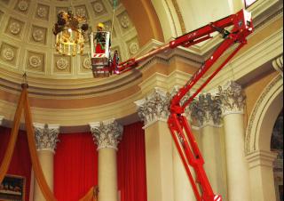 Gémes személyemelők Lánctalpas töretőgémes munkaállványok Hinowa Lightlift 19.65 IIIS