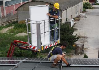 Gémes személyemelők Lánctalpas töretőgémes munkaállványok Hinowa Lightlift 19.65 IIIS