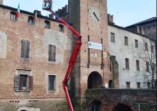 Gémes személyemelők Lánctalpas töretőgémes munkaállványok Hinowa Lightlift 26.14 Performance IIIS MK3