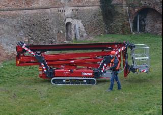 Gémes személyemelők Lánctalpas töretőgémes munkaállványok Hinowa Lightlift 26.14 Performance IIIS MK3
