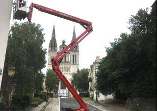 Gémes személyemelők Lánctalpas töretőgémes munkaállványok Hinowa Lightlift 26.14 Performance IIIS MK3