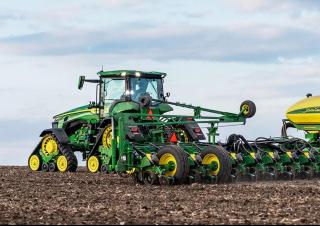 Lánctalpas traktorok John Deere 8RX 410
