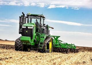 Lánctalpas traktorok John Deere 9RT 470