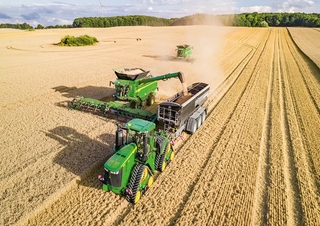 Lánctalpas traktorok John Deere 9RX 590