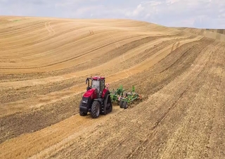 Lánctalpas traktorok Case IH AFS Connect Magnum 380 ROWTRAC