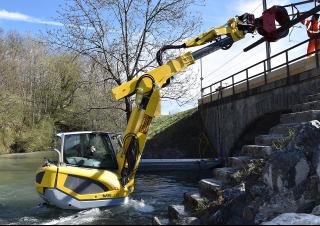 Lépegető kotrógépek Menzi M545