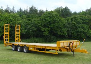 Szállítás technológia Lowbed pótkocsik Rolland Low loader 320