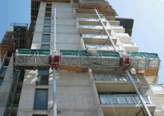 Mászógépes munkaállványok Climber International P08