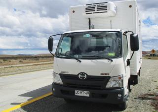 Tehergépkocsik Merevvázak Hino 300 815 AT LWB 4x2