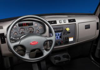 Tehergépkocsik Merevvázak Peterbilt 348 PACCAR PX-7