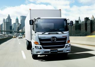 Tehergépkocsik Merevvázak Hino 500 FE 1426 4x2