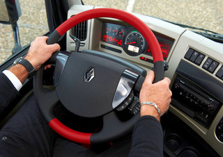 Tehergépkocsik Merevvázak Renault PREMIUM 320.44 4X2