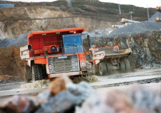 Merevvázas dömperek Hitachi EH 1100-3