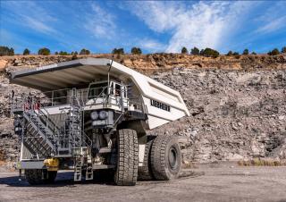 Merevvázas dömperek Liebherr T 264