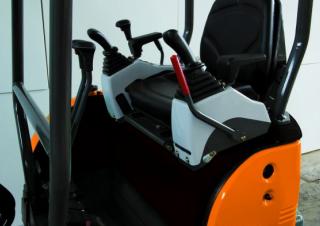 Minikotrók Kato 17VX3