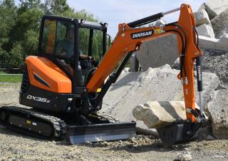 Minikotrók Develon DX35Z-7