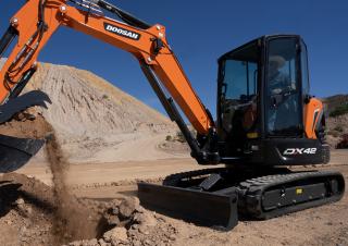 Minikotrók Doosan DX42-5K