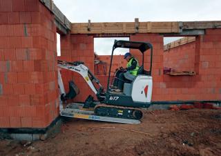 Minikotrók Bobcat E17