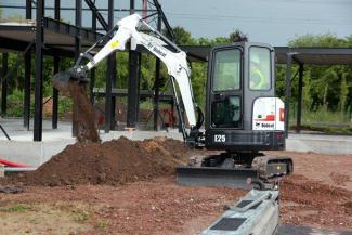Minikotrók Bobcat E25