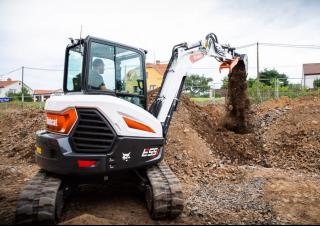 Minikotrók Bobcat E55z