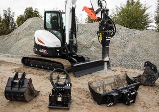 Minikotrók Bobcat E55z