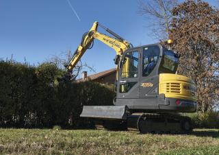 Minikotrók New Holland E57C