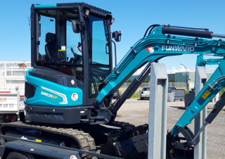 Minikotrók Sunward SWE25UF