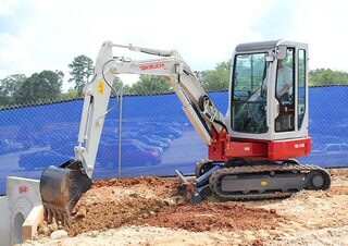 Minikotrók Takeuchi TB 138 FR