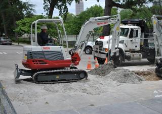 Minikotrók Takeuchi TB 235