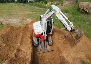 Minikotrók Takeuchi TB 260