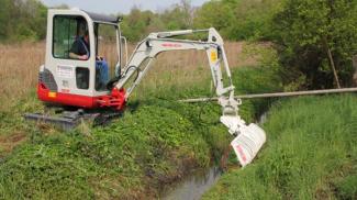 Minikotrók Takeuchi TB219A