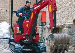 Minikotrók Yanmar ViO10-2A 