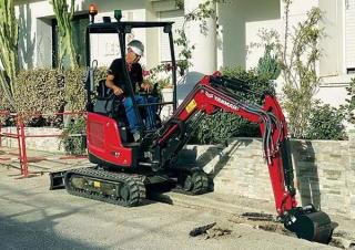 Minikotrók Yanmar ViO17 