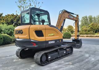 Minikotrók XCMG XE60GA