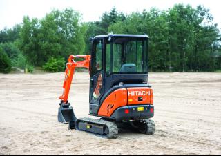 Minikotrók Hitachi ZX 18-3