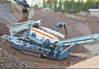 Mobil rosták Metso Lokotrack ST2.4